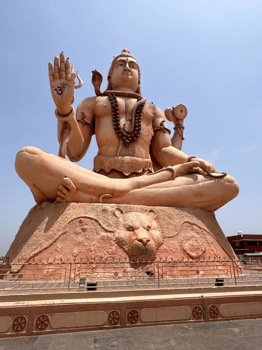 Seated Lord Shiva statue at Nageshwar Jyotirlinga near Dwarka, Gujarat